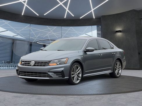 Used 2017 Volkswagen Passat 1.8T R-Line FWD image 2