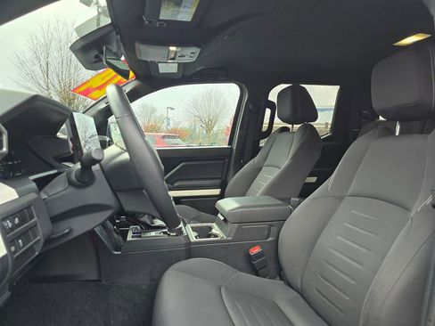 Used 2024 Toyota Tacoma TRD Off-Road image 12