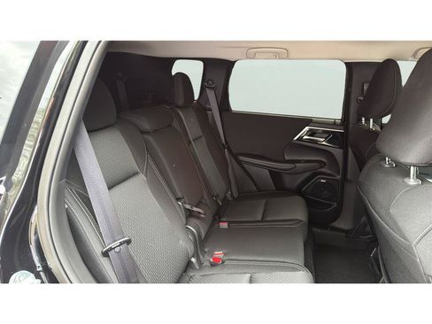 Used 2026 Mitsubishi Outlander ES FWD image 17