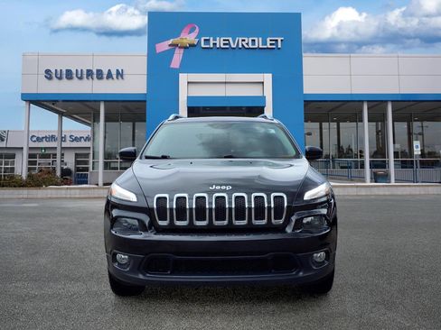 Used 2016 Jeep Cherokee Latitude w/ Comfort/Convenience Group AWD/4WD image 2