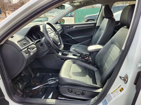 Used 2018 Volkswagen Passat 2.0T SE image 24