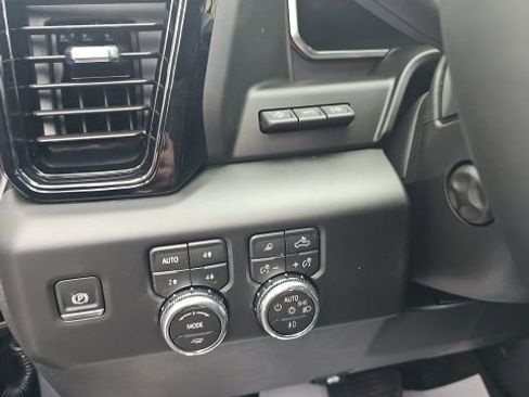 New 2026 GMC Sierra 1500 AT4 w/ AT4 Premium Package AWD/4WD image 16