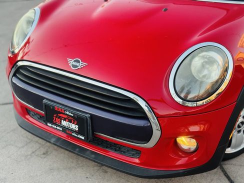 Used 2019 MINI Cooper 2-Door Hardtop image 12
