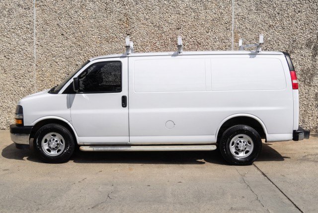 Used 2018 Chevrolet Express 2500 w/ Driver Convenience Package RWD image 11