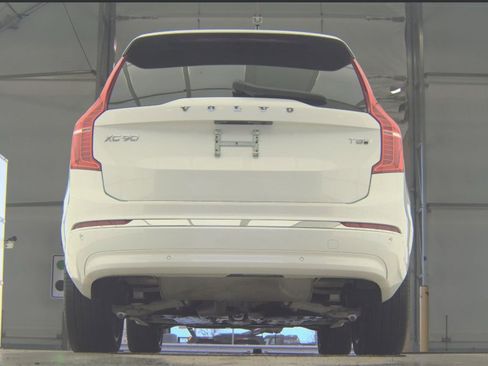 Used 2025 Volvo XC90 T8 Plus w/ Protection Package Premier image 3