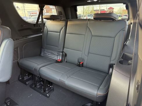 New 2026 GMC Yukon XL AT4 w/ AT4 Premium Plus Package AWD/4WD image 28