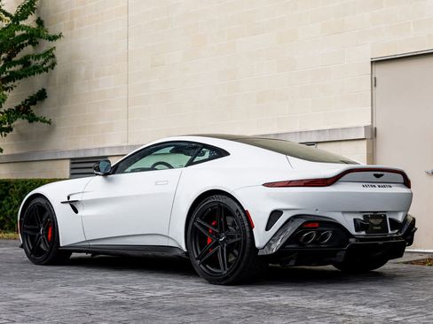 Used 2025 Aston Martin V8 Vantage Coupe image 42