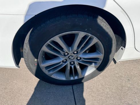 Used 2016 Toyota Camry SE FWD image 10