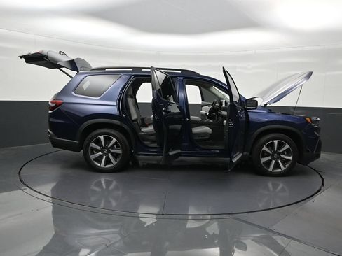 Used 2025 Honda Pilot Touring image 33
