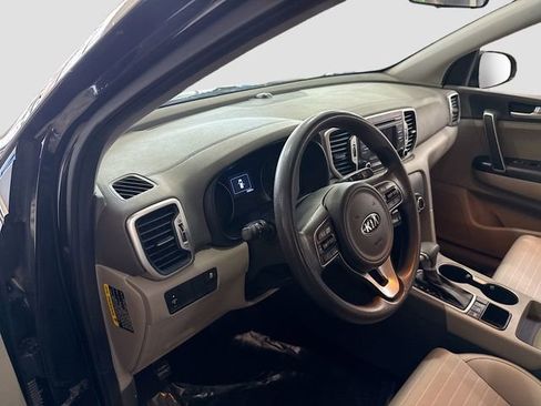 Used 2018 Kia Sportage LX image 10