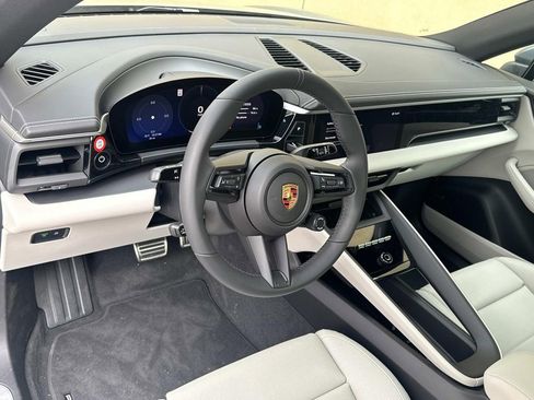 New 2025 Porsche Macan 4S Electric image 4