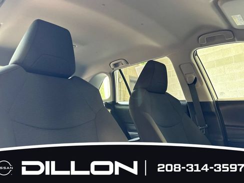 Used 2022 Toyota RAV4 LE AWD/4WD image 17