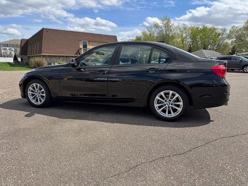 Used 2017 BMW 320i xDrive Sedan AWD/4WD image 8