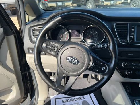 Used 2020 Kia Sedona EX image 28