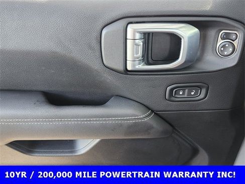 Used 2023 Jeep Wrangler Unlimited Sahara image 26