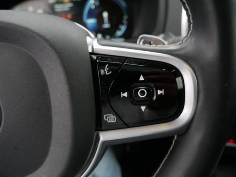 Used 2020 Volvo XC90 T8 R-Design image 21