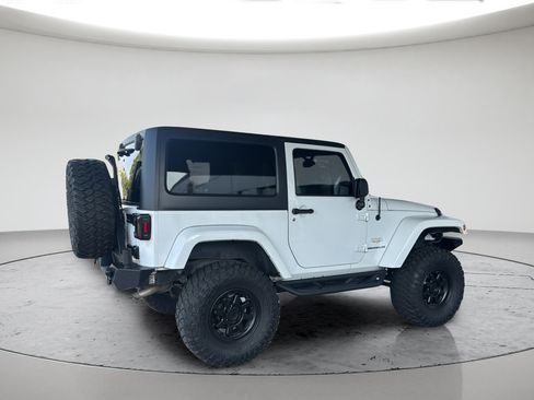 Used 2015 Jeep Wrangler Sahara w/ Connectivity Group AWD/4WD image 11