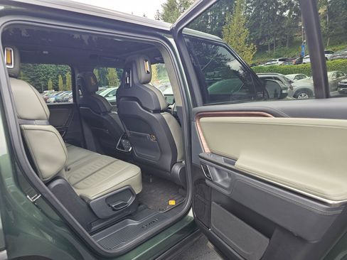 Used 2023 Rivian R1S Adventure AWD/4WD image 18