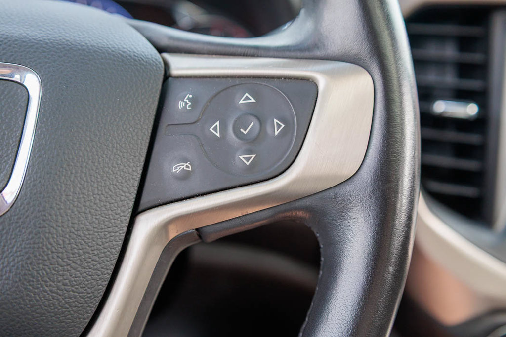 Used 2020 GMC Acadia Denali AWD/4WD image 29