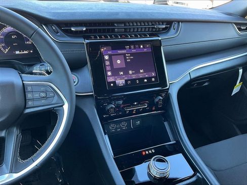 New 2025 Jeep Grand Cherokee L Laredo AWD/4WD image 13