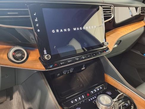 Used 2022 Jeep Grand Wagoneer Series II AWD/4WD image 12