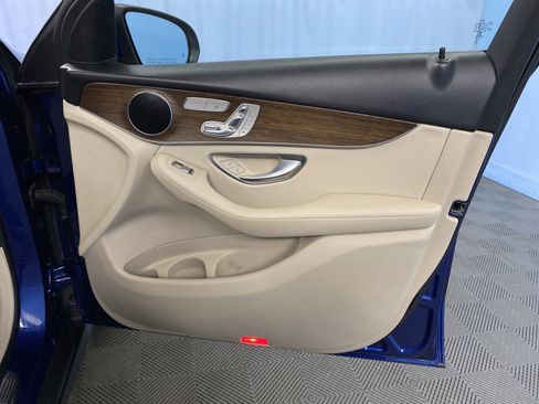 Used 2020 Mercedes-Benz GLC 300 4MATIC image 47