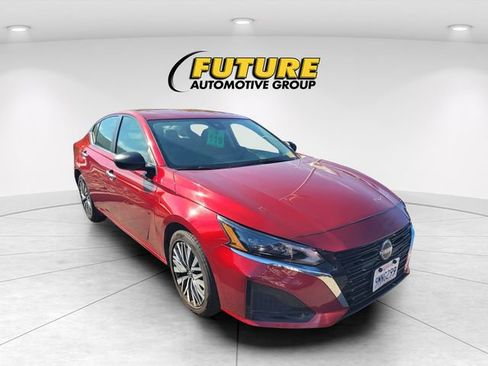 Certified 2024 Nissan Altima 2.5 SV FWD image 1