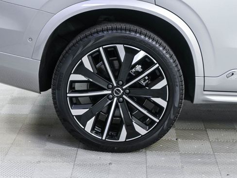 Used 2025 Volvo XC90 B6 Plus AWD/4WD image 39