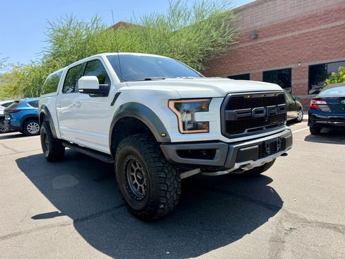 Used 2017 Ford F150 Raptor w/ Equipment Group 802A Luxury AWD/4WD image 3