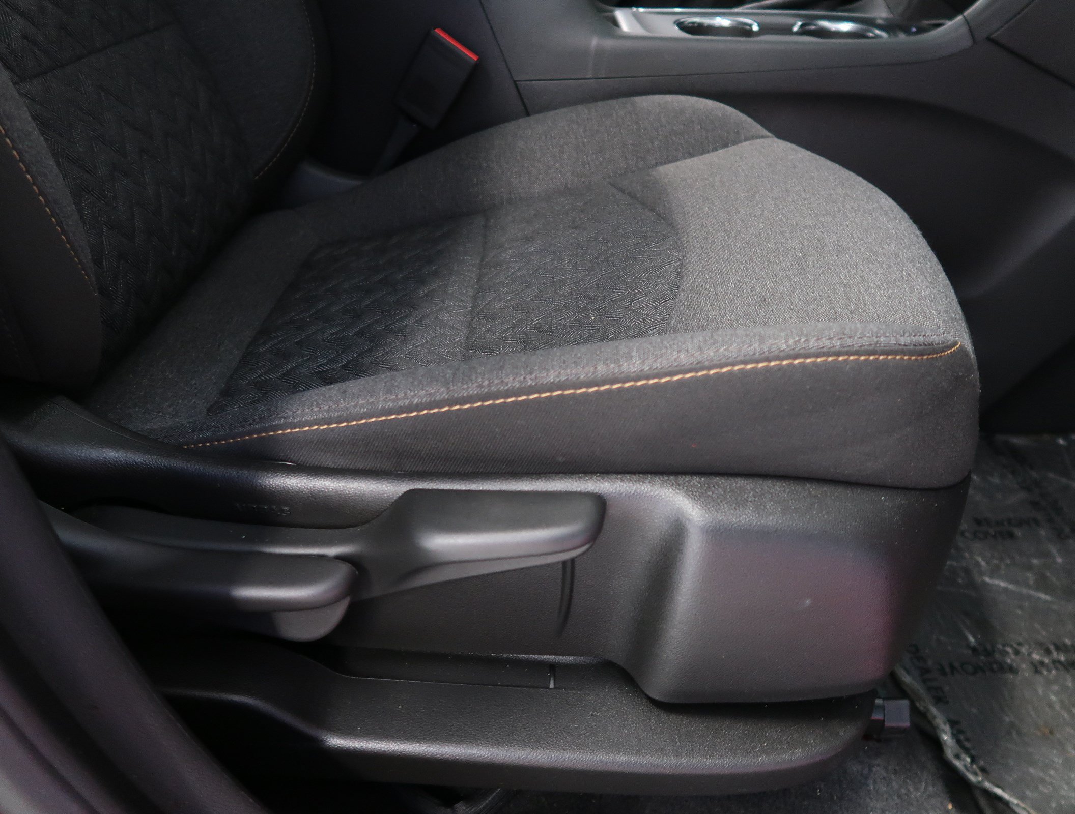 Used 2023 Chevrolet Equinox LT FWD image 41