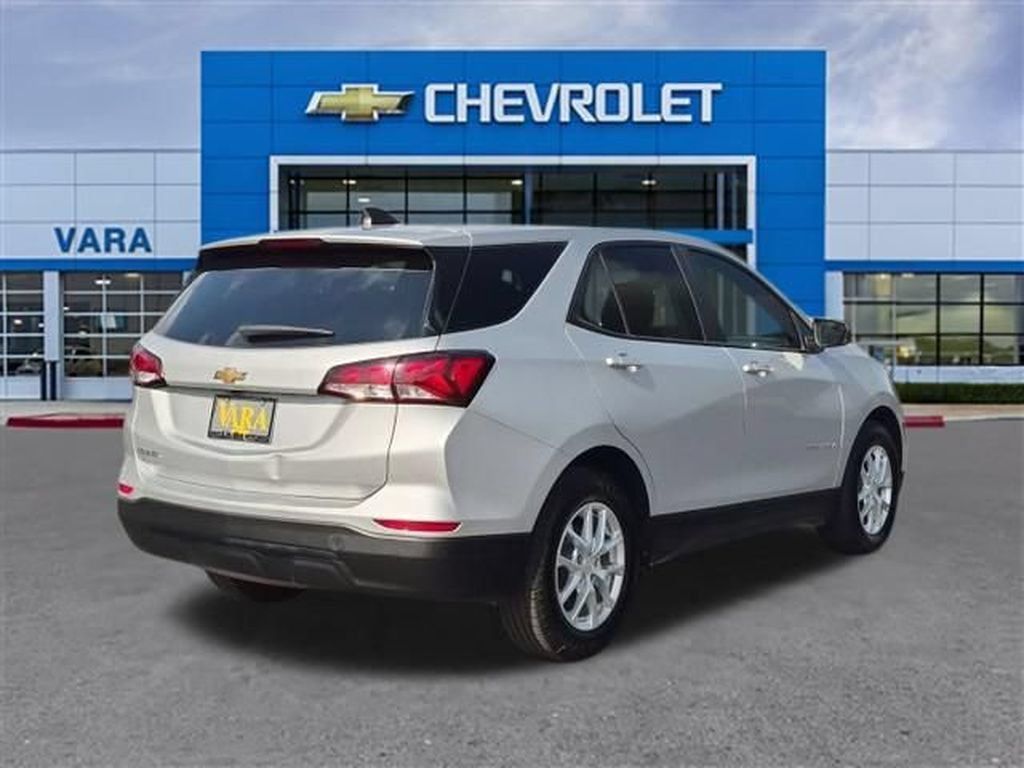 Certified 2022 Chevrolet Equinox LS w/ LS Convenience Package FWD image 5