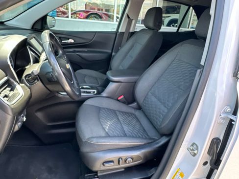 Used 2018 Chevrolet Equinox LT FWD image 17