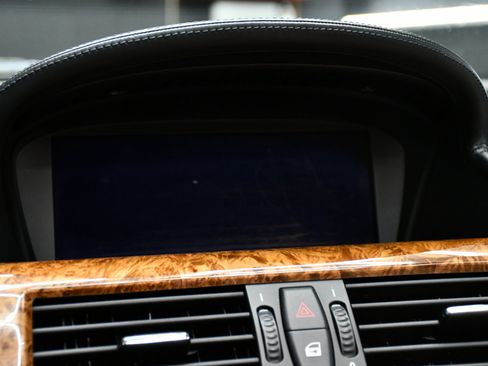 Used 2010 BMW 650i Convertible image 20