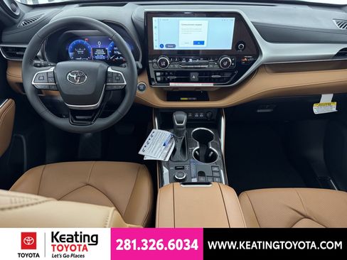 New 2026 Toyota Highlander Platinum AWD/4WD image 7
