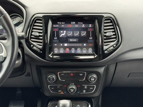 Used 2020 Jeep Compass Limited AWD/4WD image 13