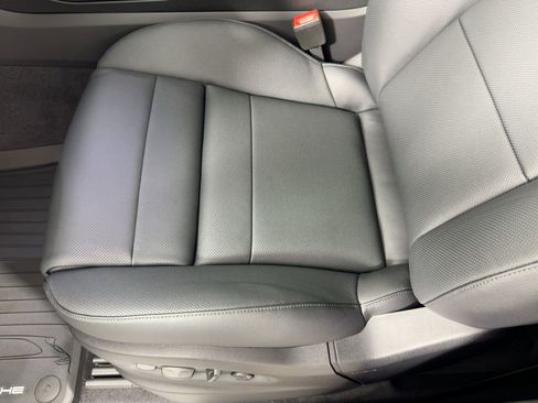 Used 2026 Porsche Cayenne S image 14