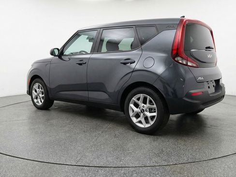 Used 2025 Kia Soul LX w/ LX Technology Package FWD image 6
