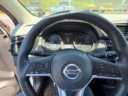 Used 2018 Nissan Rogue Sport S image 6