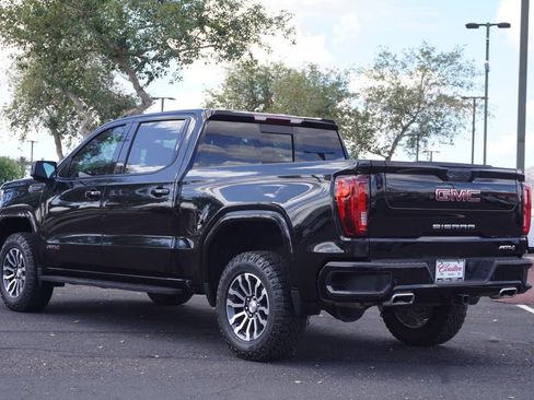 Certified 2022 GMC Sierra 1500 AT4 w/ AT4 Premium Package image 3