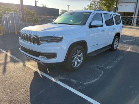 Used 2022 Jeep Wagoneer Series II RWD image 4