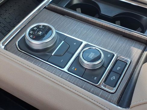 Used 2024 Ford Expedition Max Limited image 15