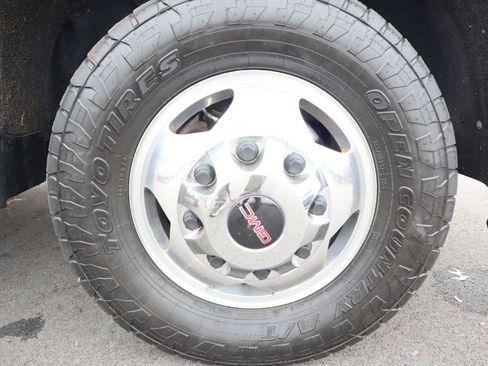 Used 2020 GMC Sierra 3500 Denali w/ Denali Ultimate Package image 17