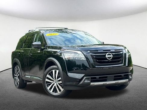 Used 2023 Nissan Pathfinder Platinum AWD/4WD image 2