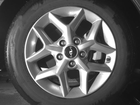 Used 2025 Kia Soul LX w/ LX Technology Package FWD image 13