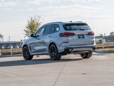 New 2026 BMW X5 xDrive40i w/ M Sport Package image 2