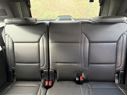 Used 2021 GMC Yukon Denali w/ Denali Premium Package image 34