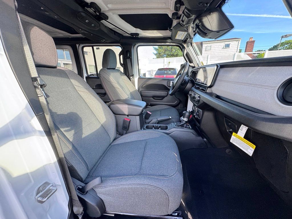 New 2026 Jeep Wrangler Unlimited Sport AWD/4WD image 18