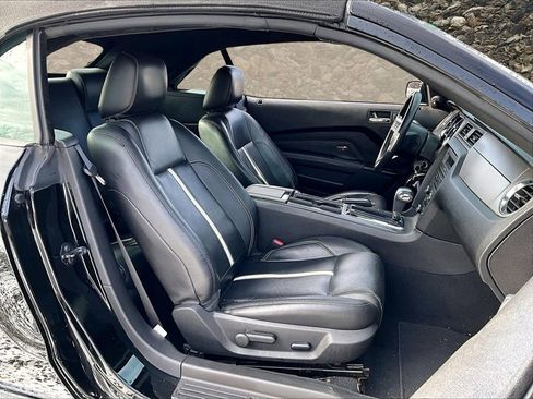 Used 2010 Ford Mustang GT image 7