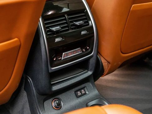 Used 2023 BMW X7 xDrive40i w/ Executive Package image 50