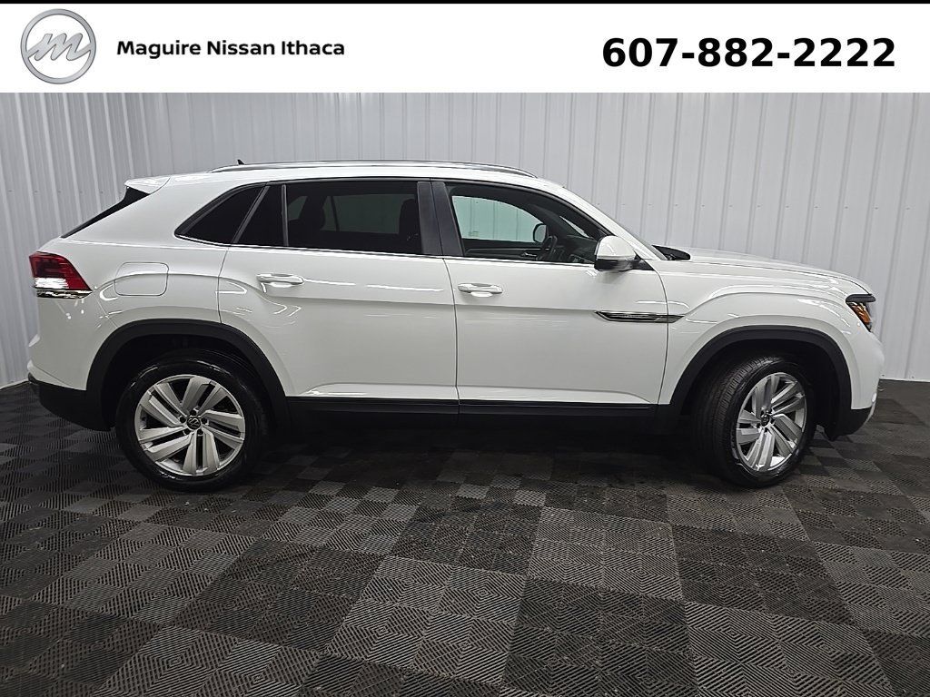 Used 2023 Volkswagen Atlas Cross Sport SE AWD/4WD image 3